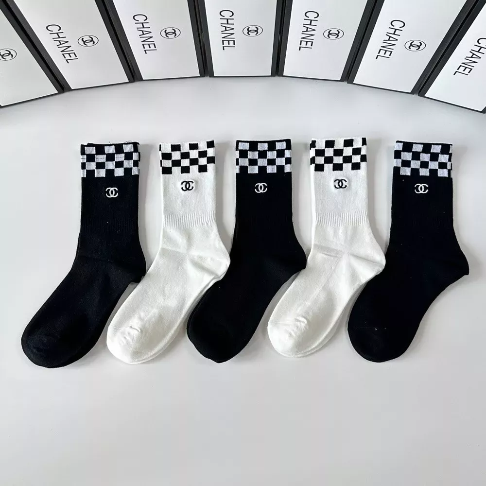 샤넬 자수 포인트 중장목 양말