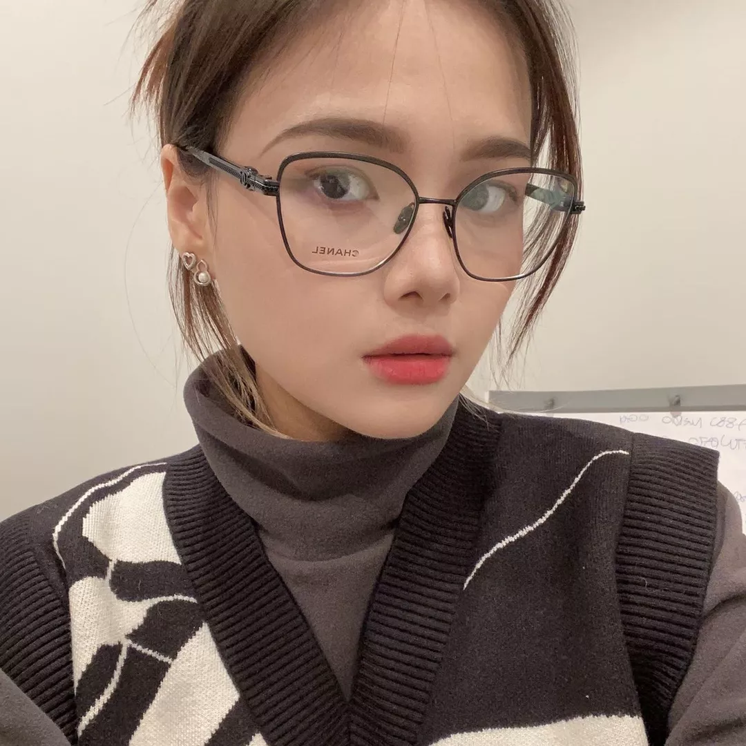 샤넬 메탈 버터플라이형 블루라이트 안경 상세 이미지 32