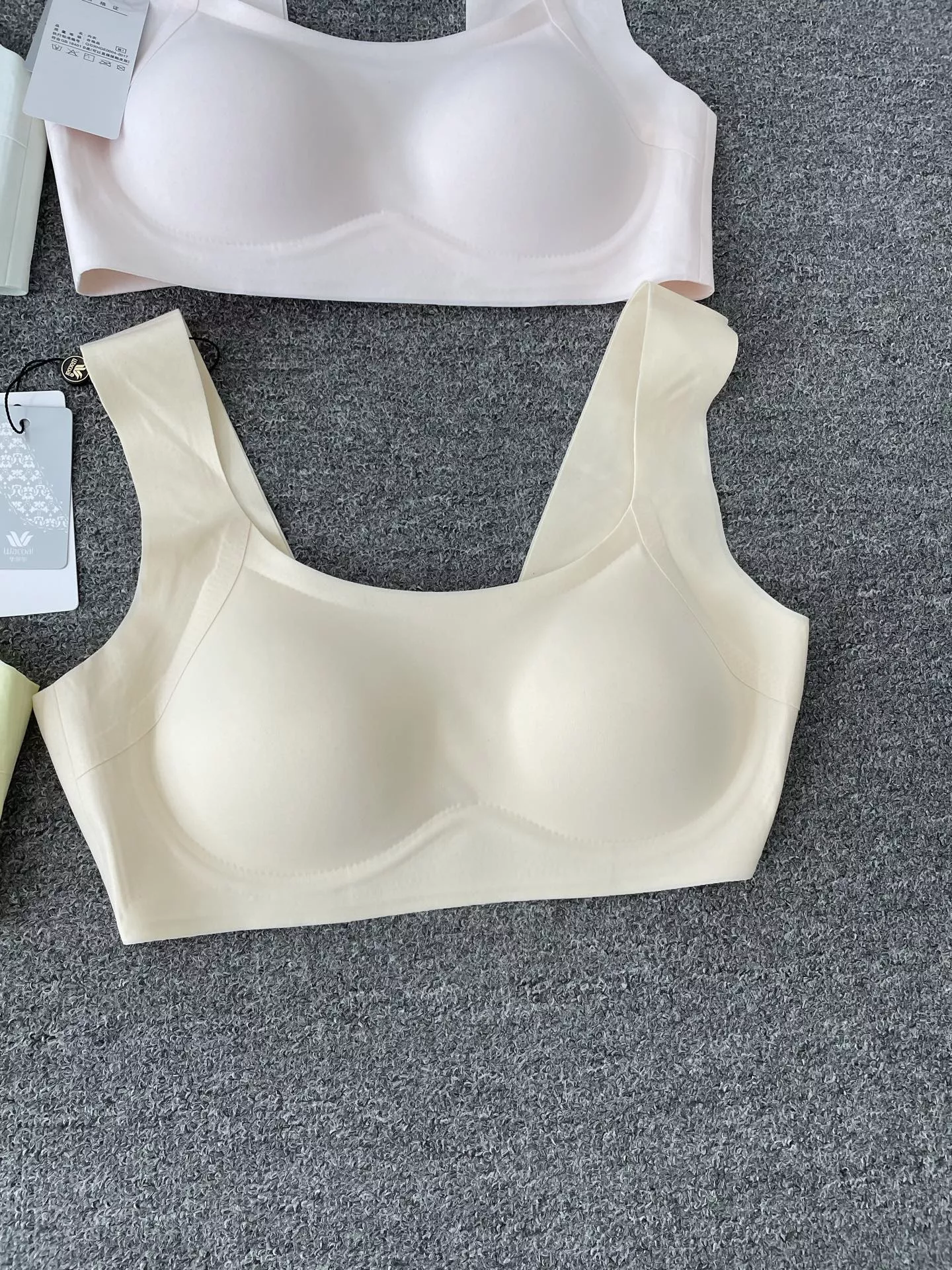 와코루 경량 심리스 젤리 사이드 리프팅 브라 상세 이미지 14