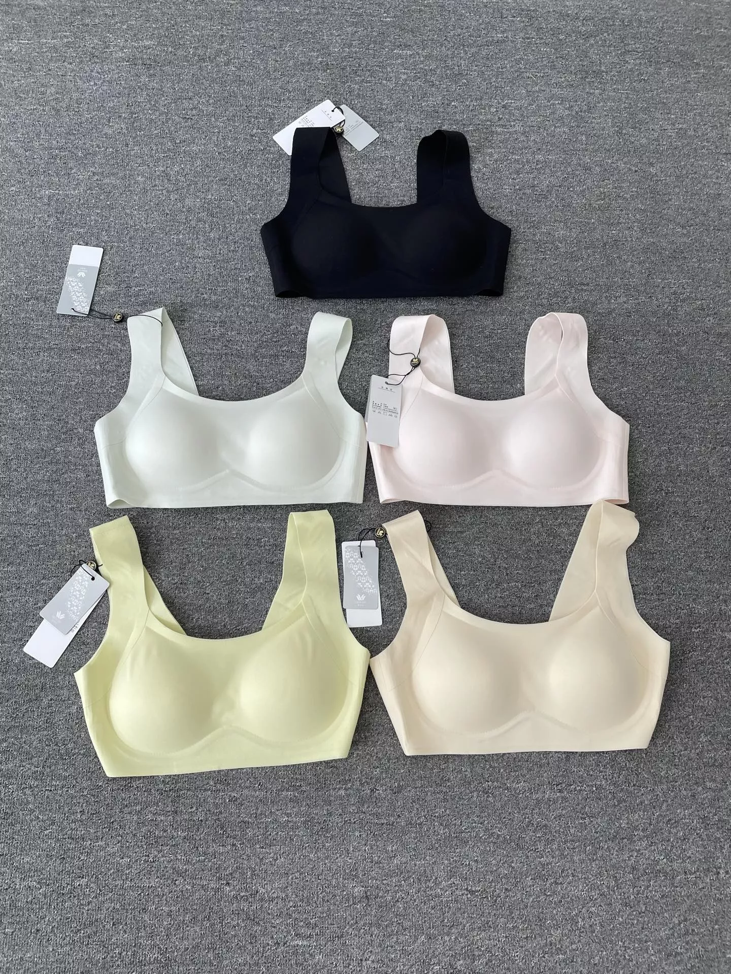 와코루 경량 심리스 젤리 사이드 리프팅 브라 상세 이미지 10