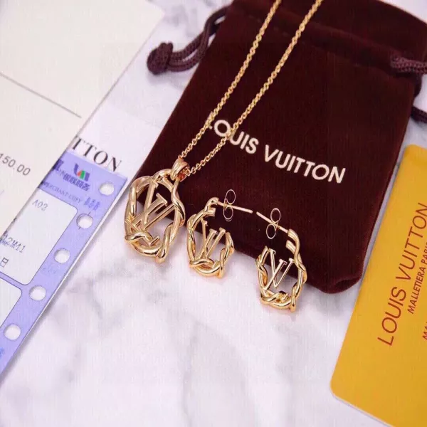 루이비통 LV 로고 목걸이와 귀걸이 세트