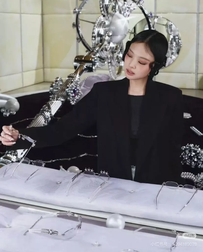젠틀몬스터 주얼리 장식 오벌 블루라이트 안경 상세 이미지 81