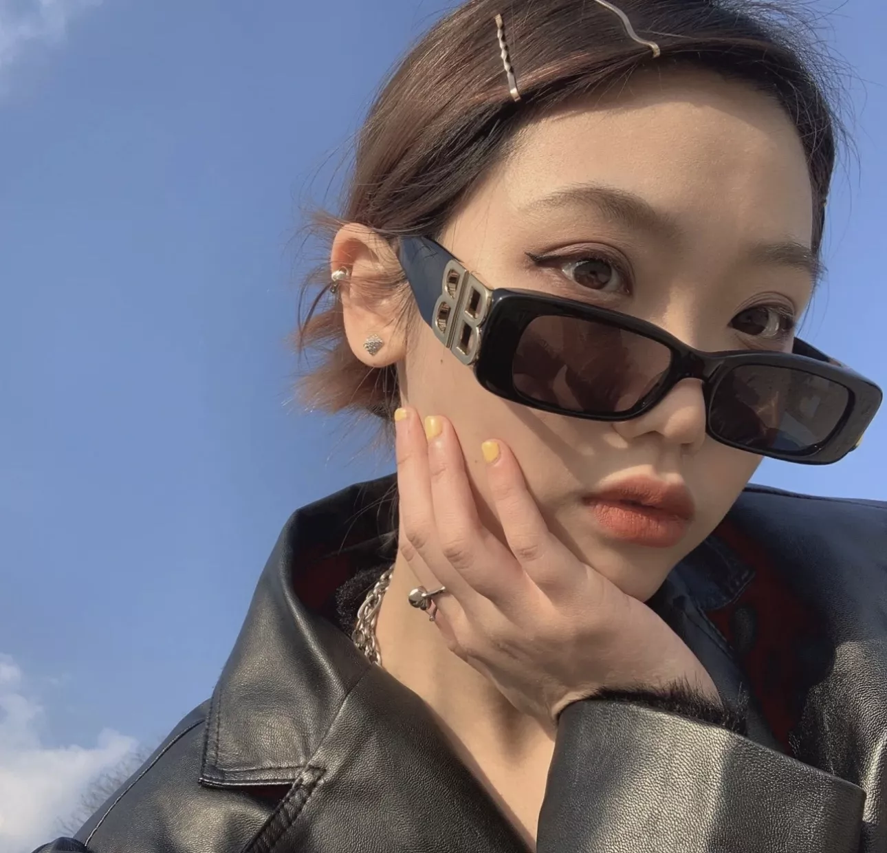 발렌시아가 다크 무드 스퀘어 선글라스 상세 이미지 21