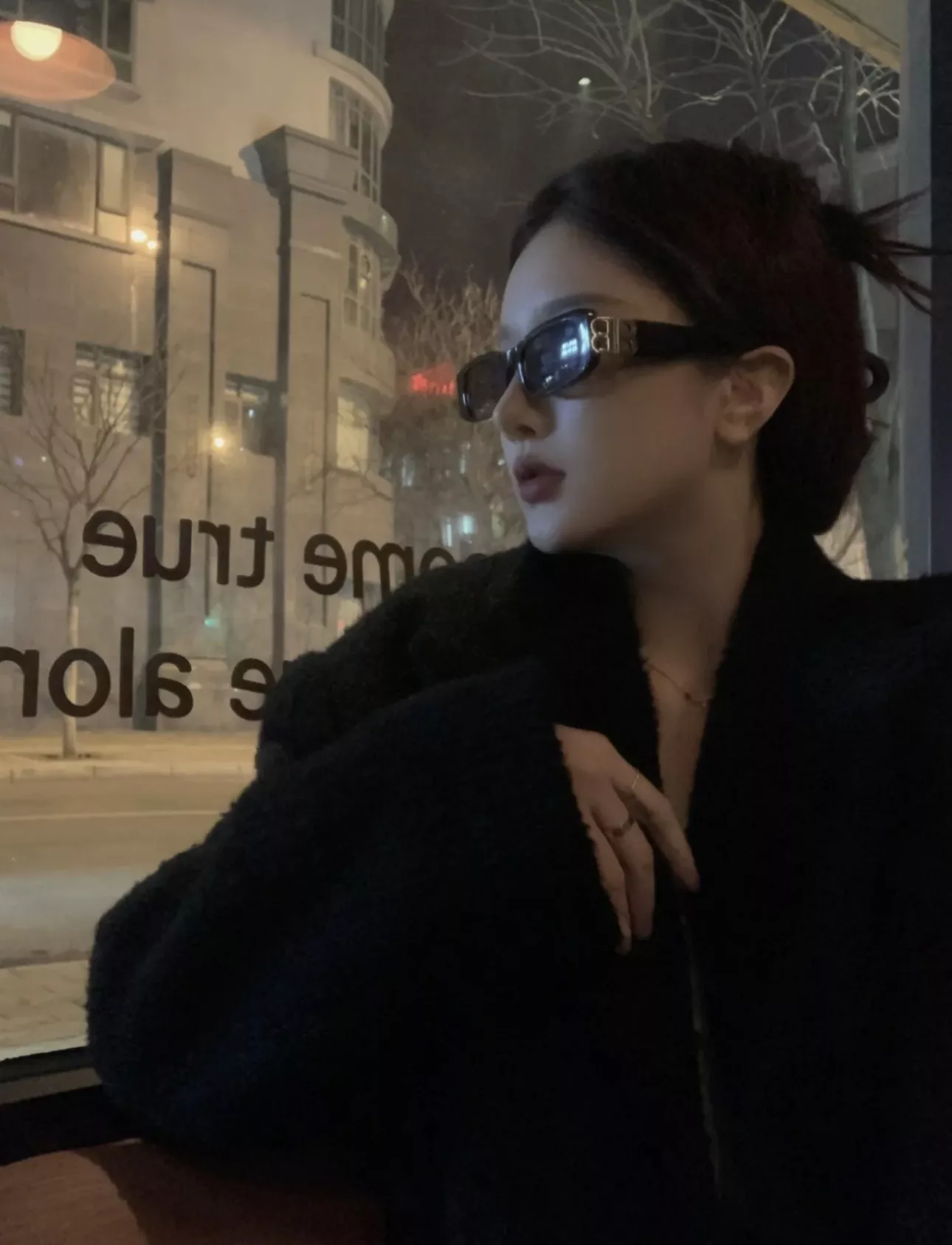 발렌시아가 다크 무드 스퀘어 선글라스 상세 이미지 20