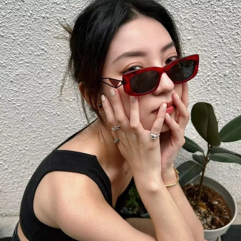 프라다 기하학 메탈 템플 선글라스 상세 이미지 53