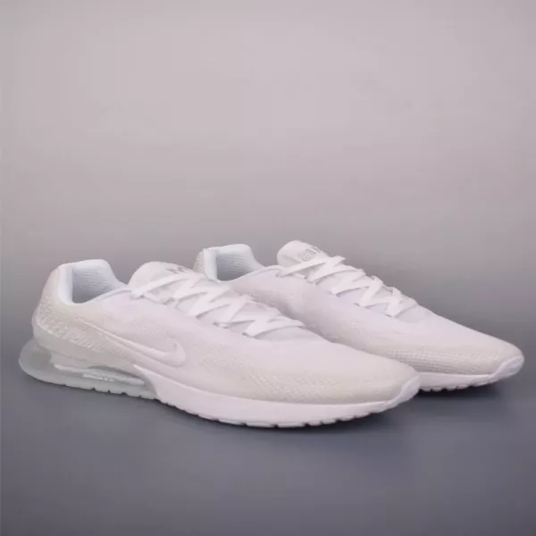 나이키 에어맥스 피닉스 로우 러닝화