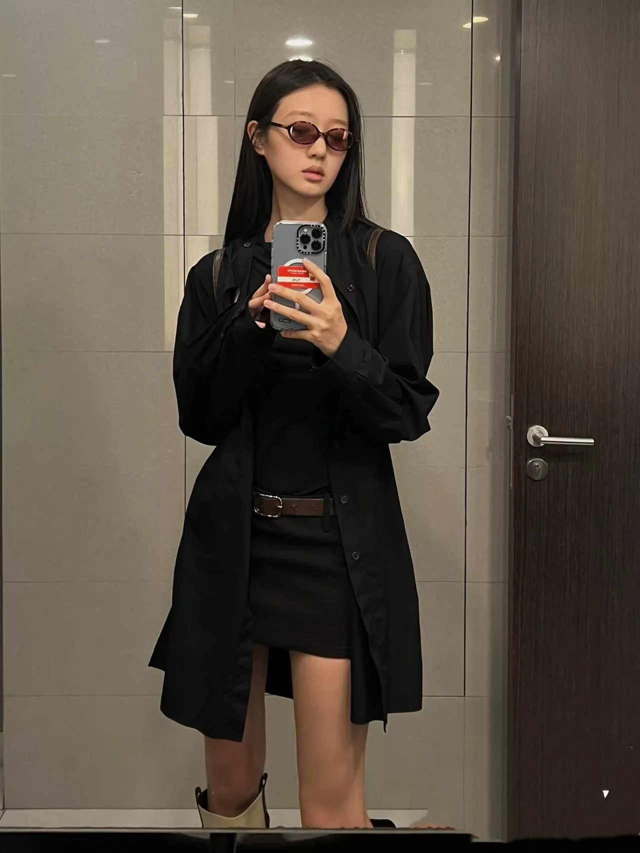 미우미우 북스타일 오벌 선글라스 상세 이미지 40
