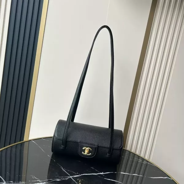 샤넬 빈티지 무드 플랩 언더암 백