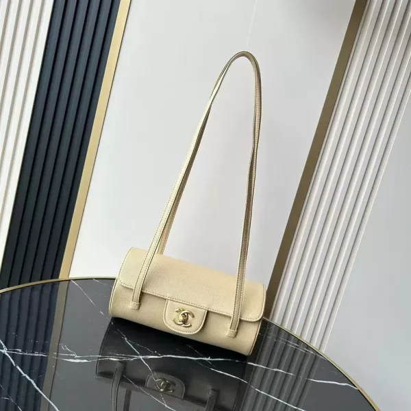 샤넬 빈티지 무드 플랩 언더암 백