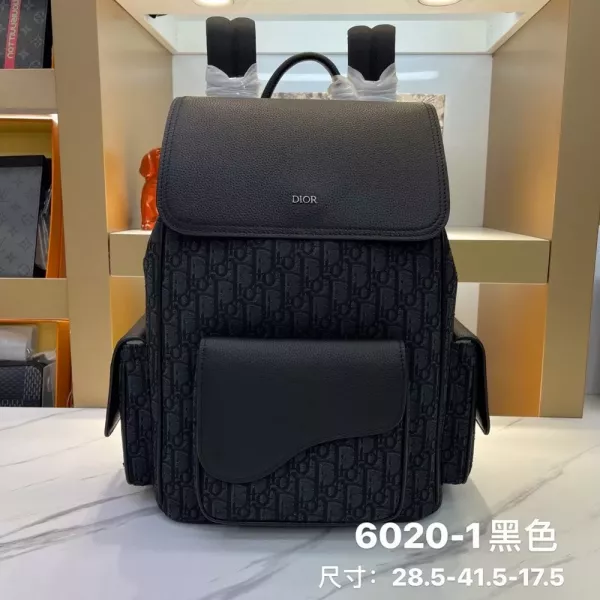 디올 로고 패턴 플랩 백팩