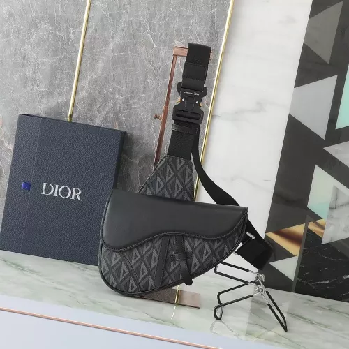 디올 다이아몬드 패턴 새들 스타일 백