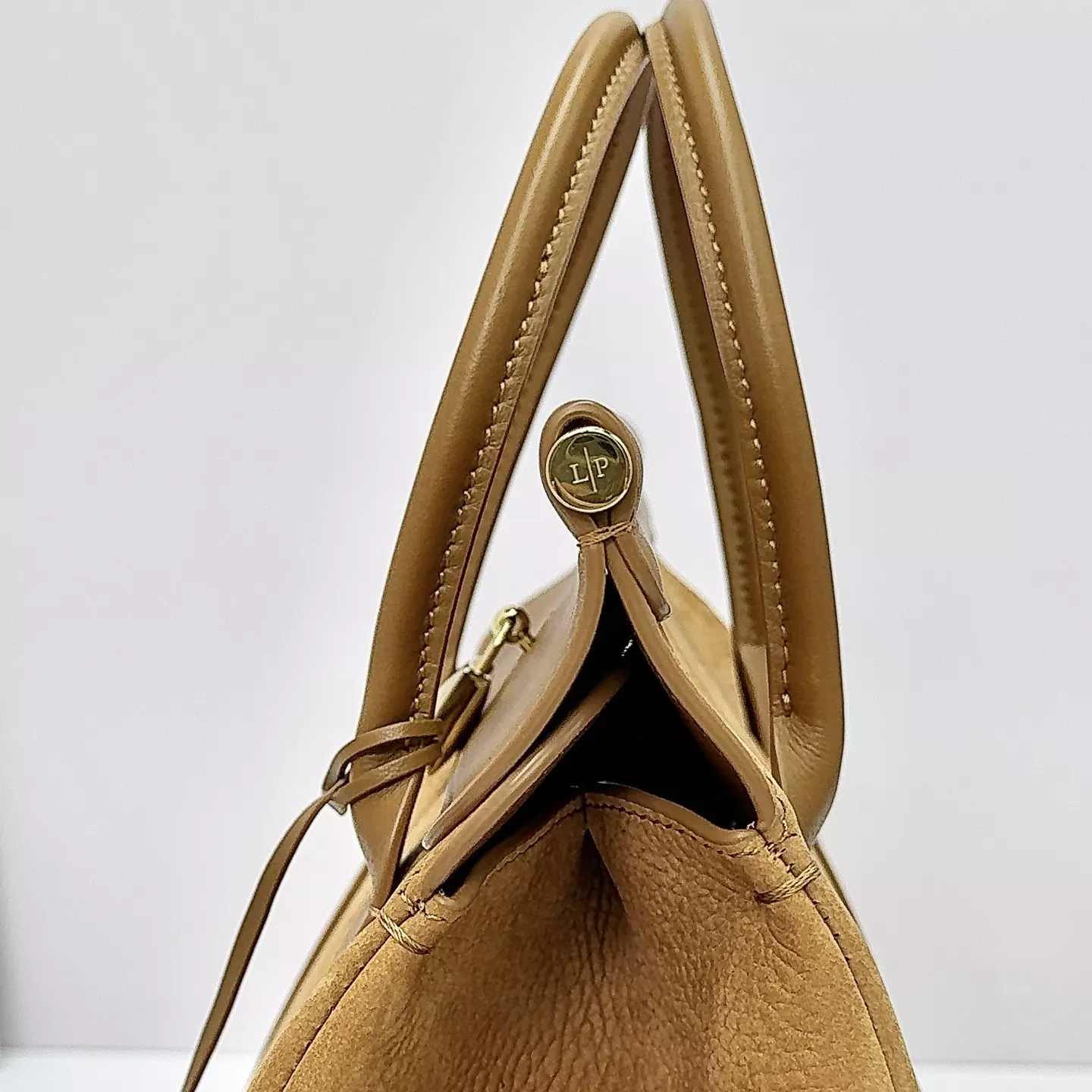 body_ae26c1f9849ab1b1.webp