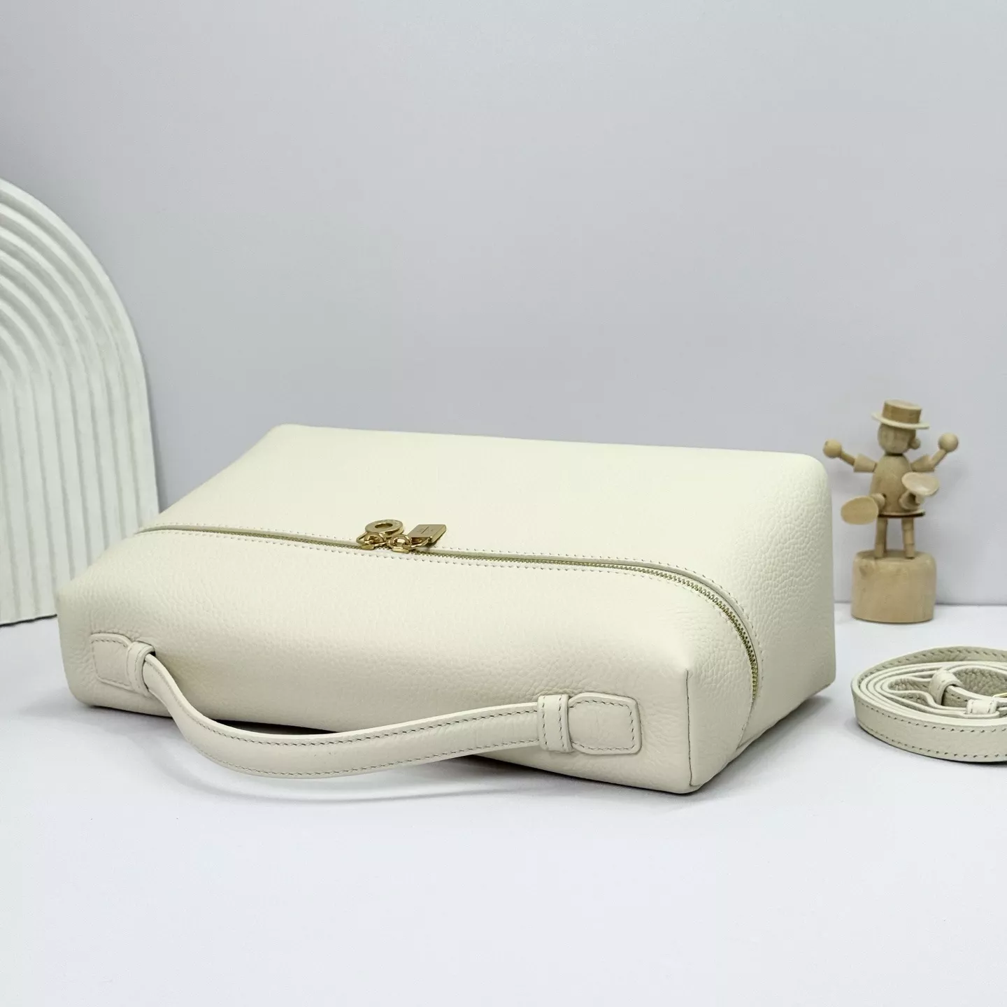 로로피아나 엑스트라 포켓 손잡이 파우치백 상세 이미지 3