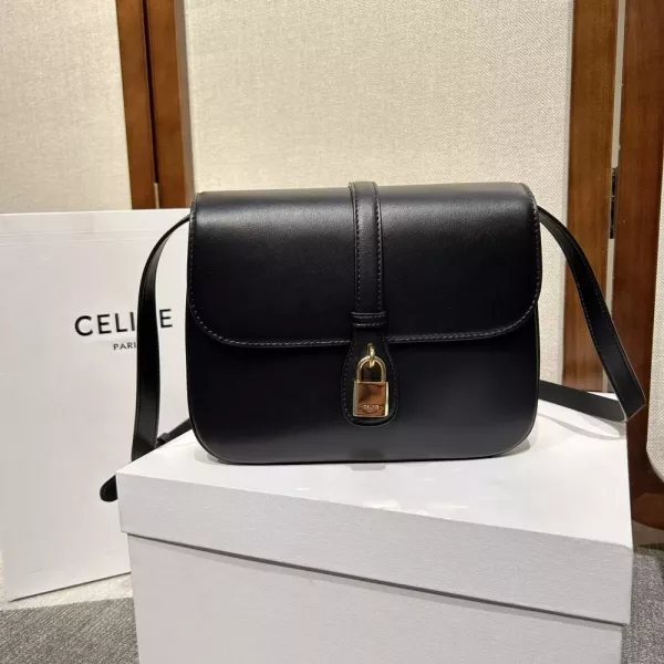 셀린느 타부 빈티지 플랩 백