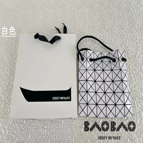 이세이미야케 바오바오 지오메트릭 드로우스트링 백