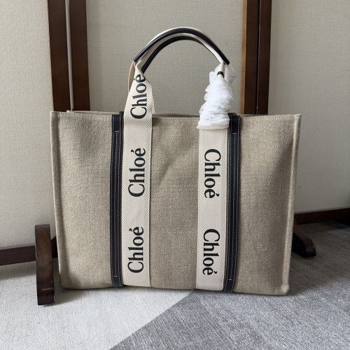 끌로에 우디 로고 캔버스 토트백