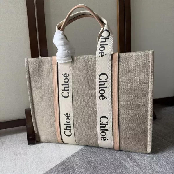 끌로에 로고 스트랩 캔버스 토트백