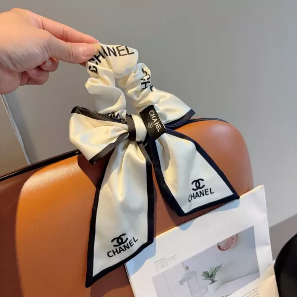샤넬 레터링 리본 포니테일 헤어끈