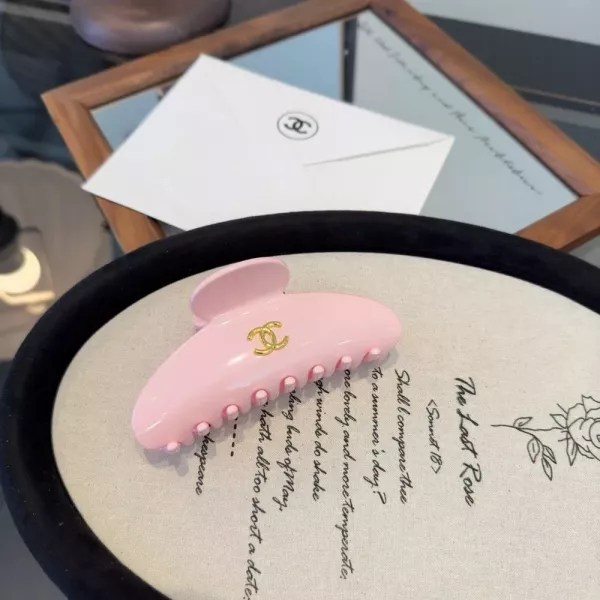 샤넬 로고 포인트 헤어 클립