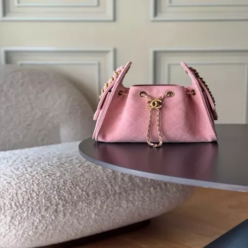 샤넬 멀티 포켓 체인 호보 스타일 백