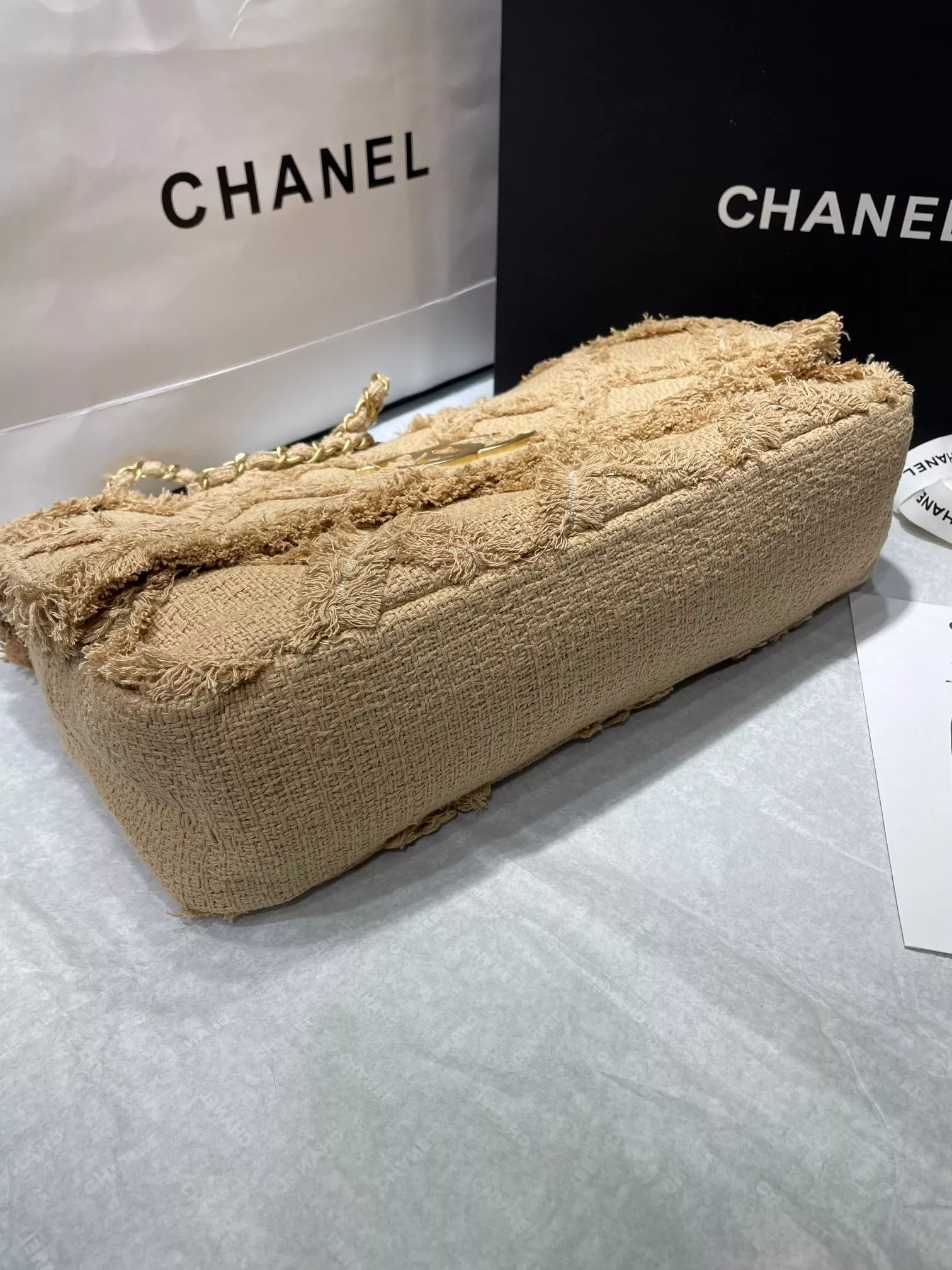 샤넬 트위드 태슬 장식 체인 클러치백 상세 이미지 4