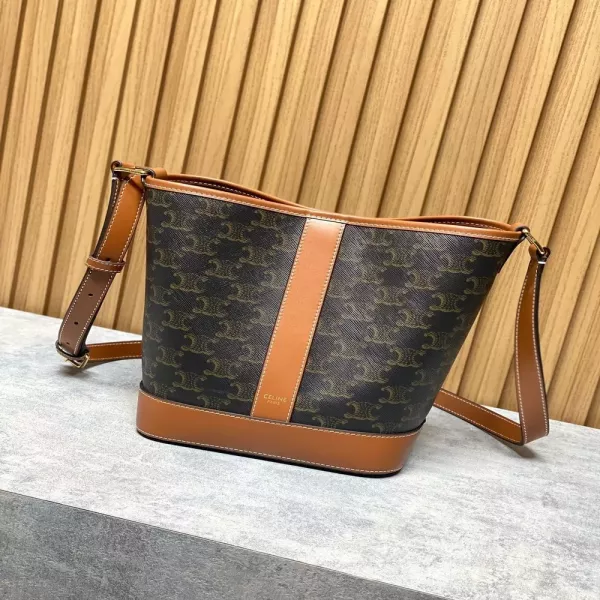 셀린느 트리오페 모노그램 버킷백