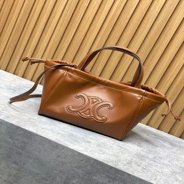 셀린느 트리옹프 카바스 드로스트링 백