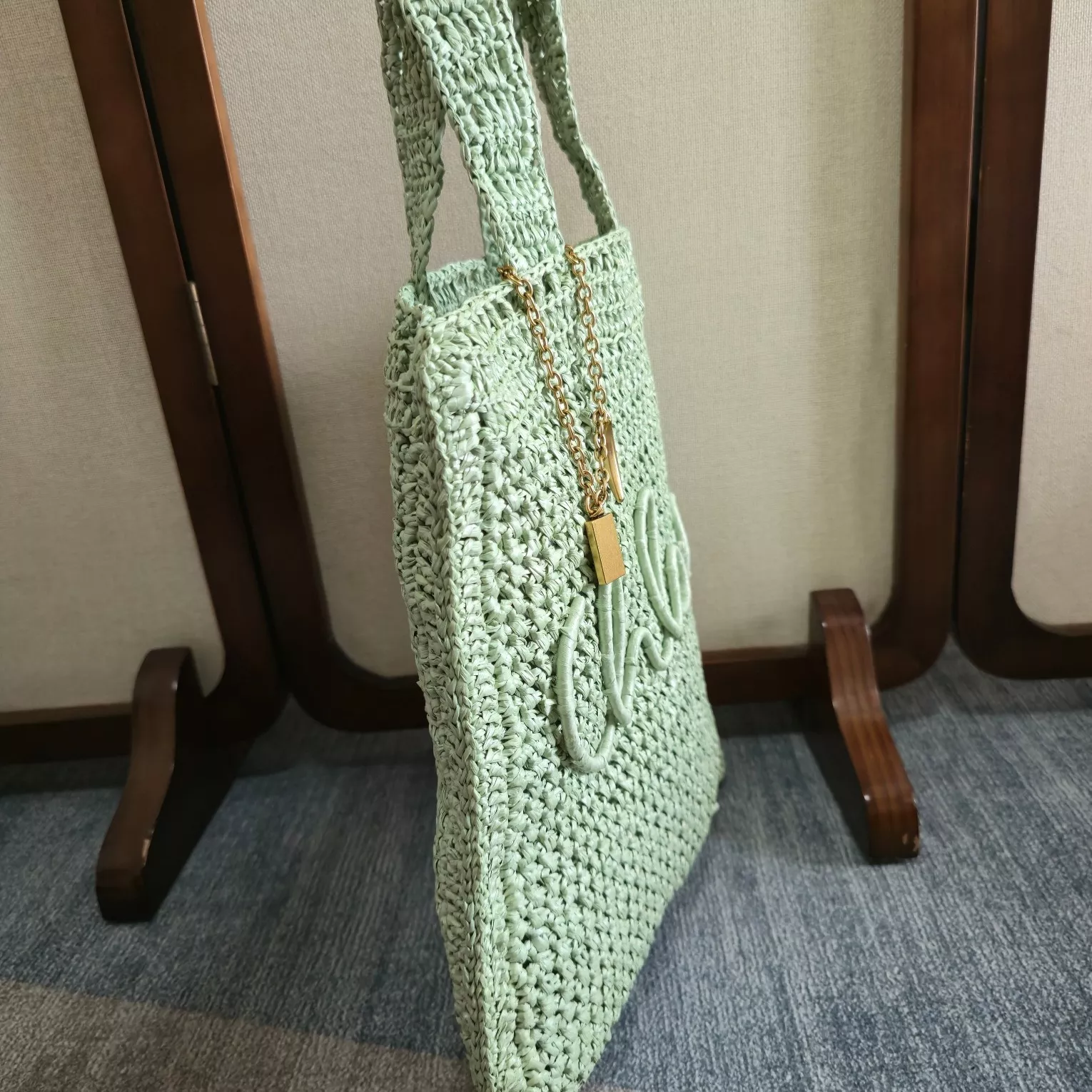 끌로에 라피아 로고 백 상세 이미지 2
