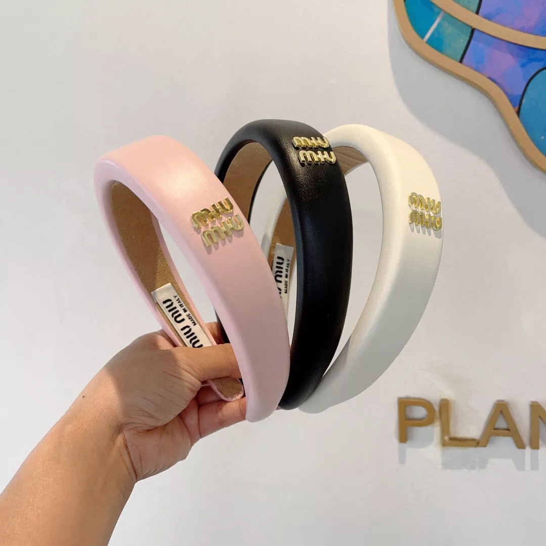 미우미우 양가죽 레터링 머리띠 상세 이미지 9