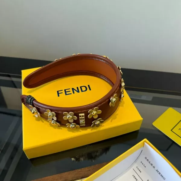 펜디 로고 장식 헤어 액세서리