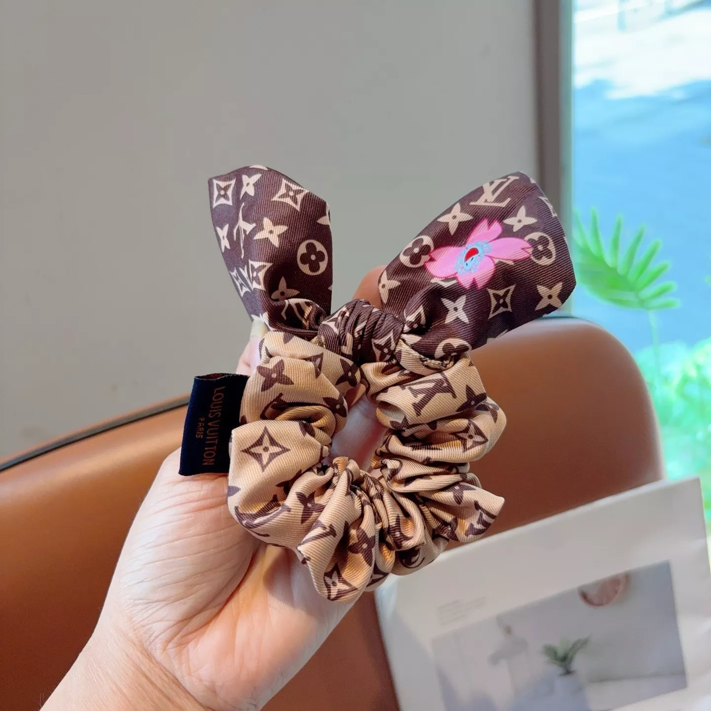 루이비통 플라워 리본 헤어 슈슈 상세 이미지 2