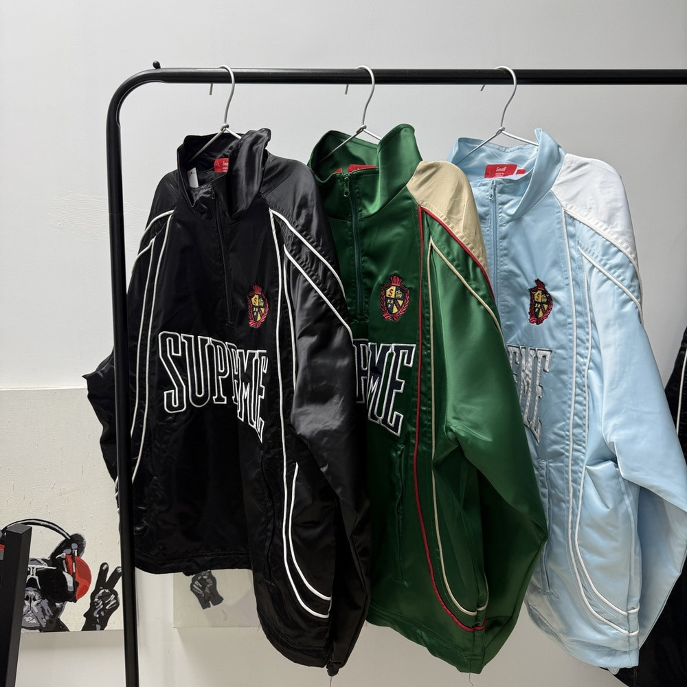슈프림 새틴 배색 아노락과 트랙 팬츠 세트