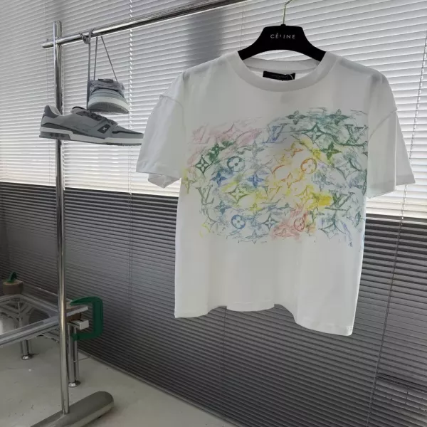루이비통 만입 컬러 프린트 라운드넥 반팔 티셔츠