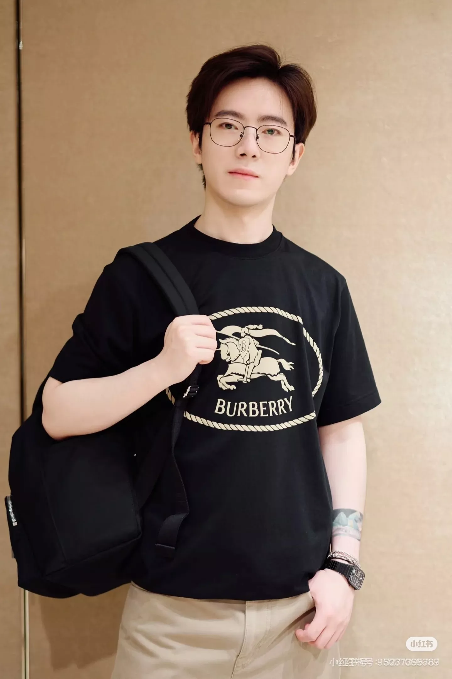 버버리 마술 기사 로고 장식 백팩 상세 이미지 60