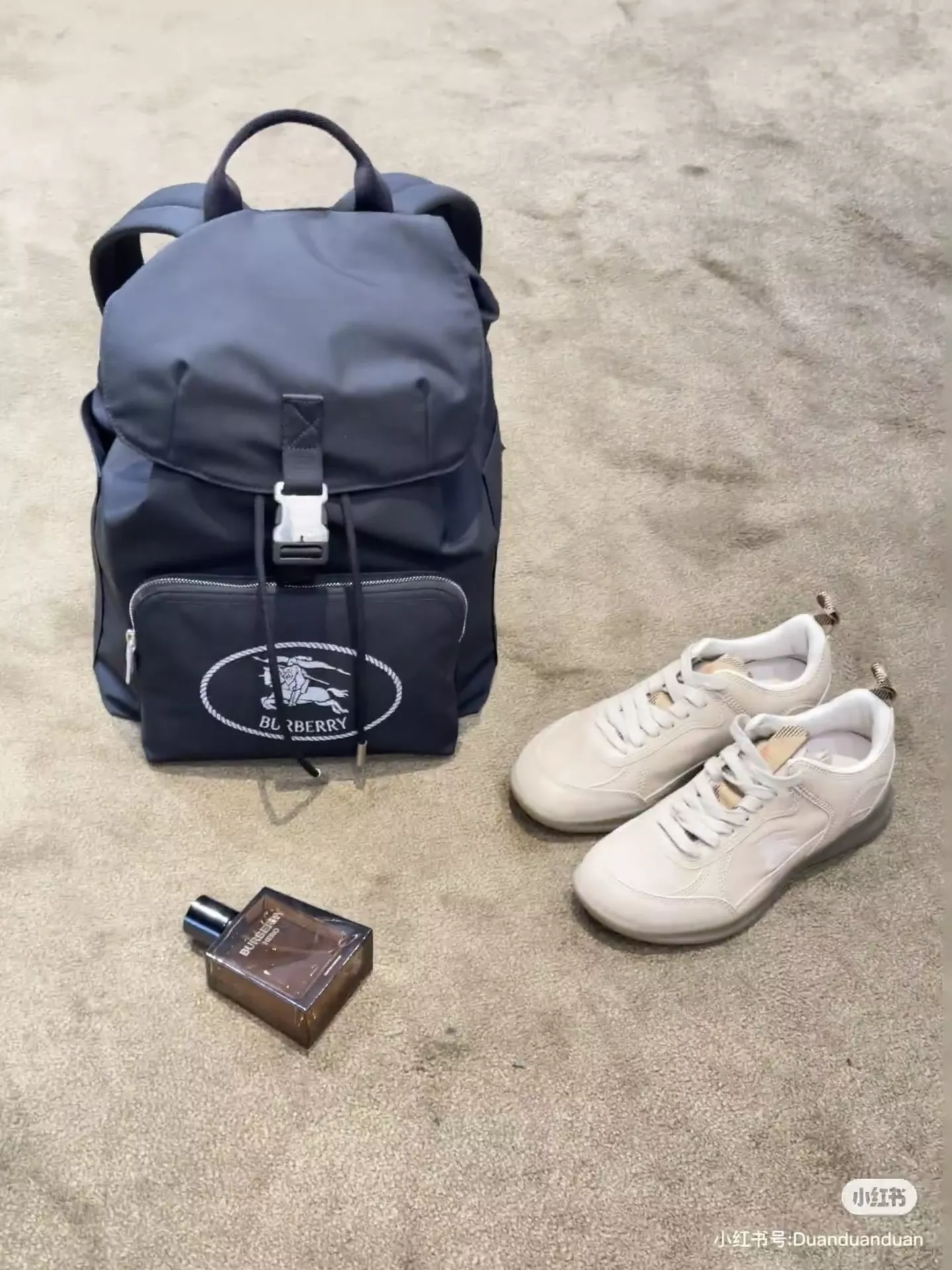 버버리 마술 기사 로고 장식 백팩 상세 이미지 54