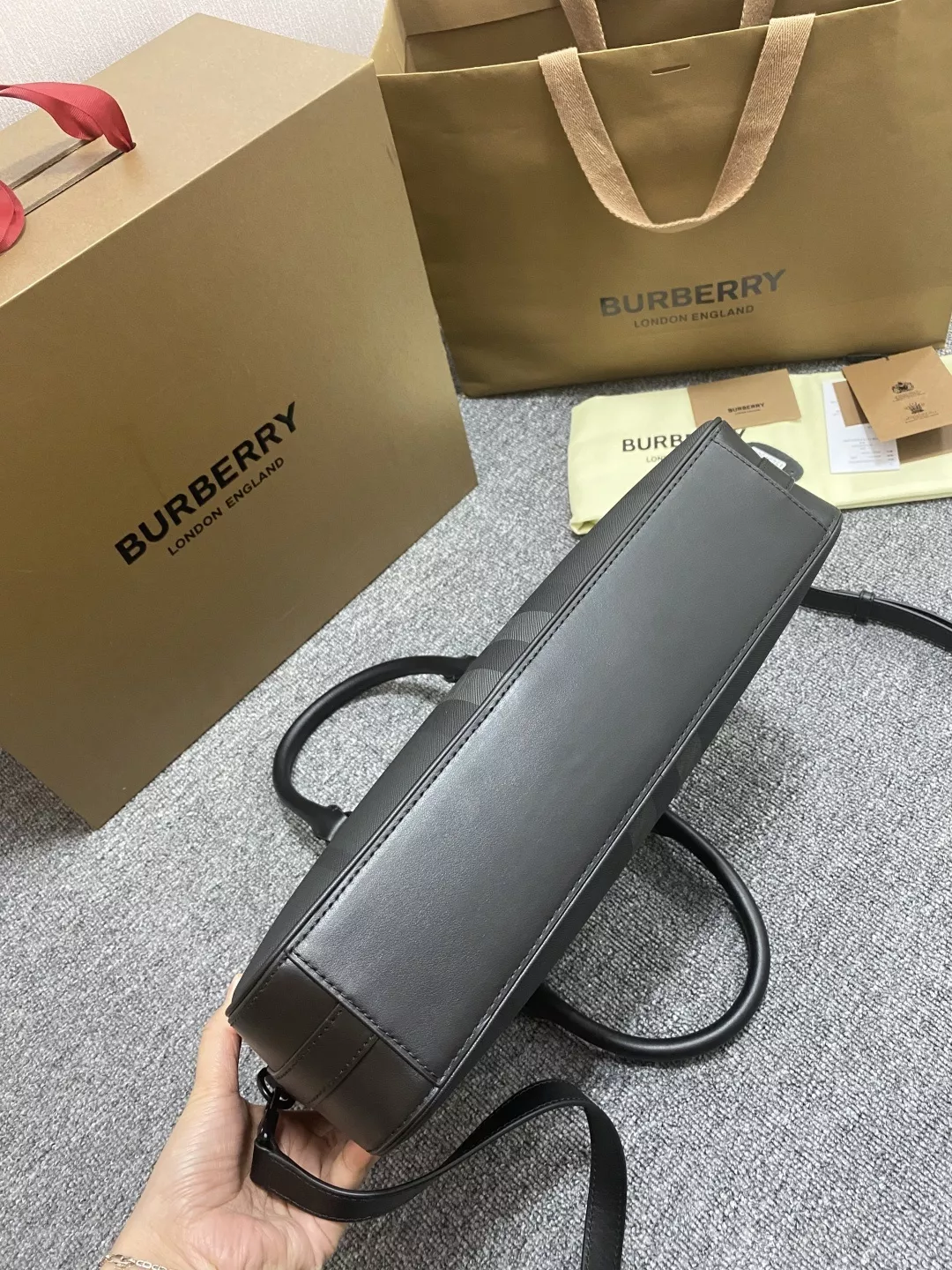 버버리 체크 레더 브리프케이스 상세 이미지 8