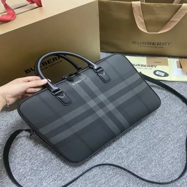 버버리 체크 레더 브리프케이스