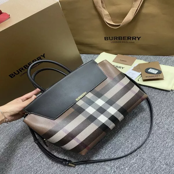 버버리 캐서린 체크 레더 백