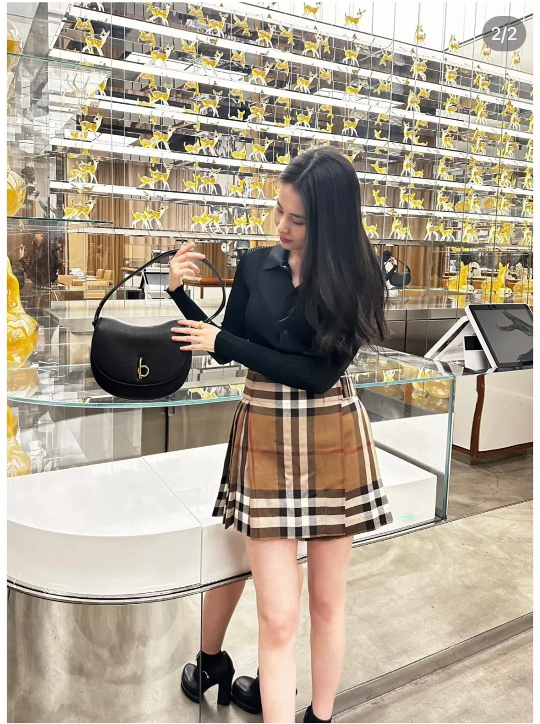 버버리 아치형 플랩 숄더백 상세 이미지 25