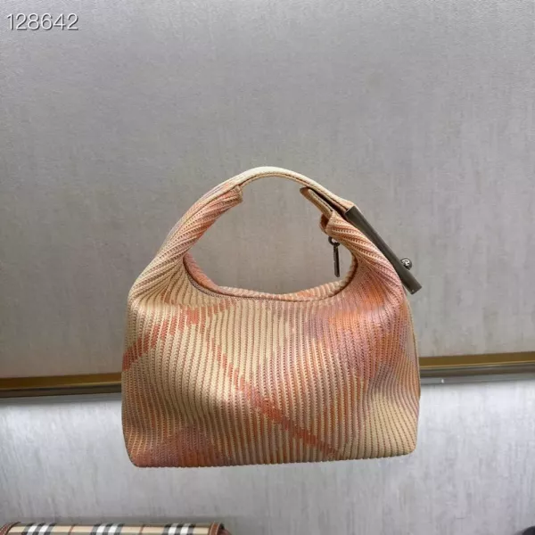 버버리 체크 패턴 클립 장식 니트 백