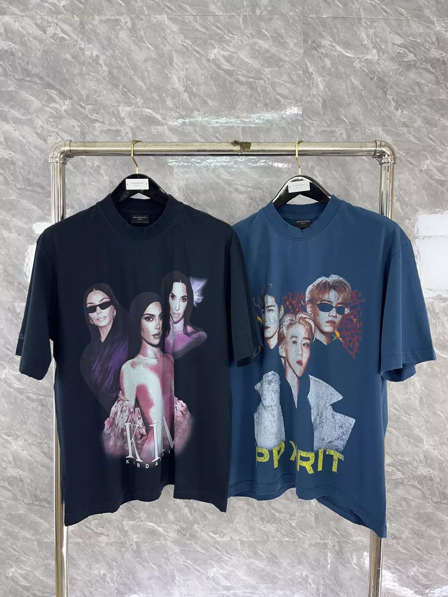 발렌시아가 인물 프린팅 라운드넥 티셔츠 상세 이미지 1