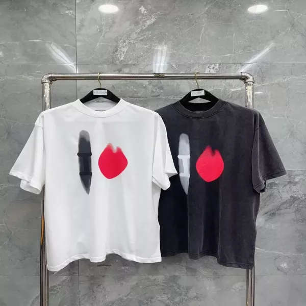 발렌시아가 파리 하트 프린트 라운드 티셔츠