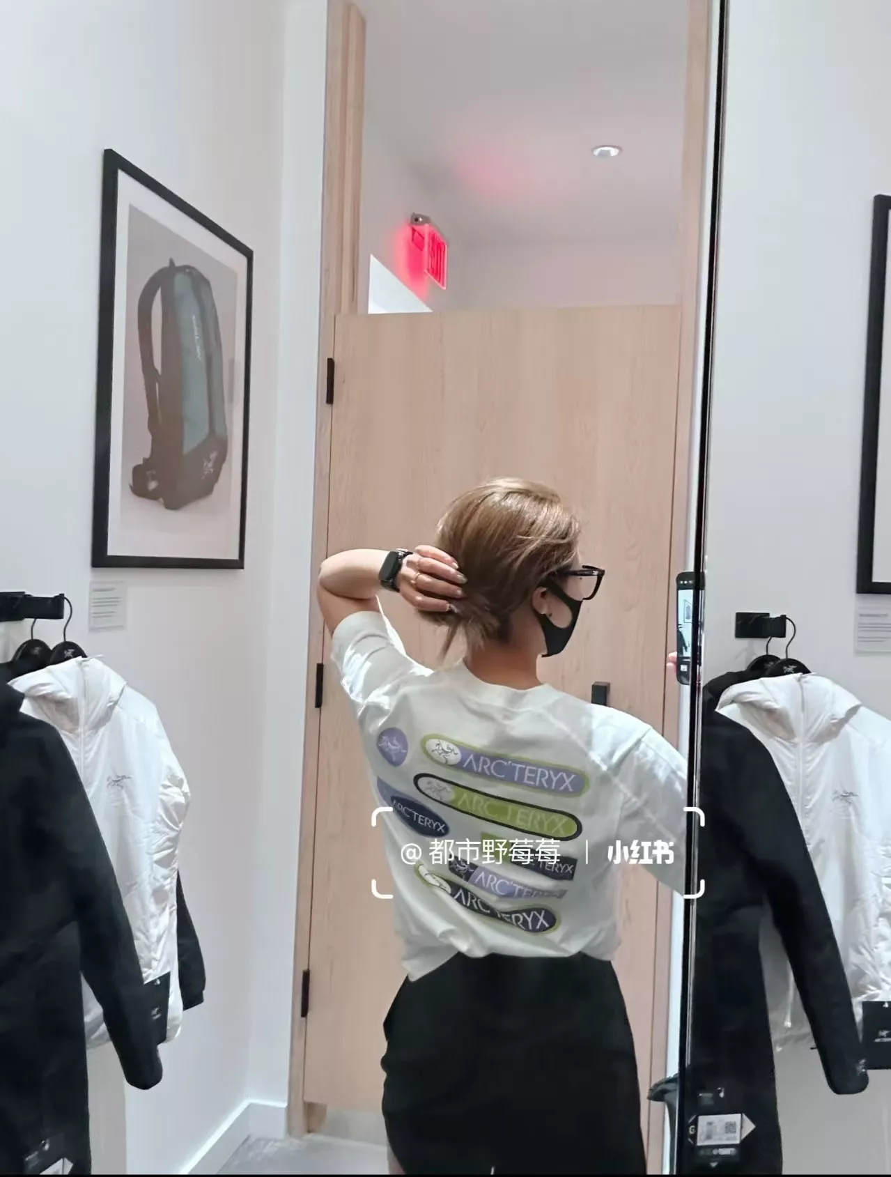 톰브라운 버드 로고 프린트 반소매 티셔츠 상세 이미지 19