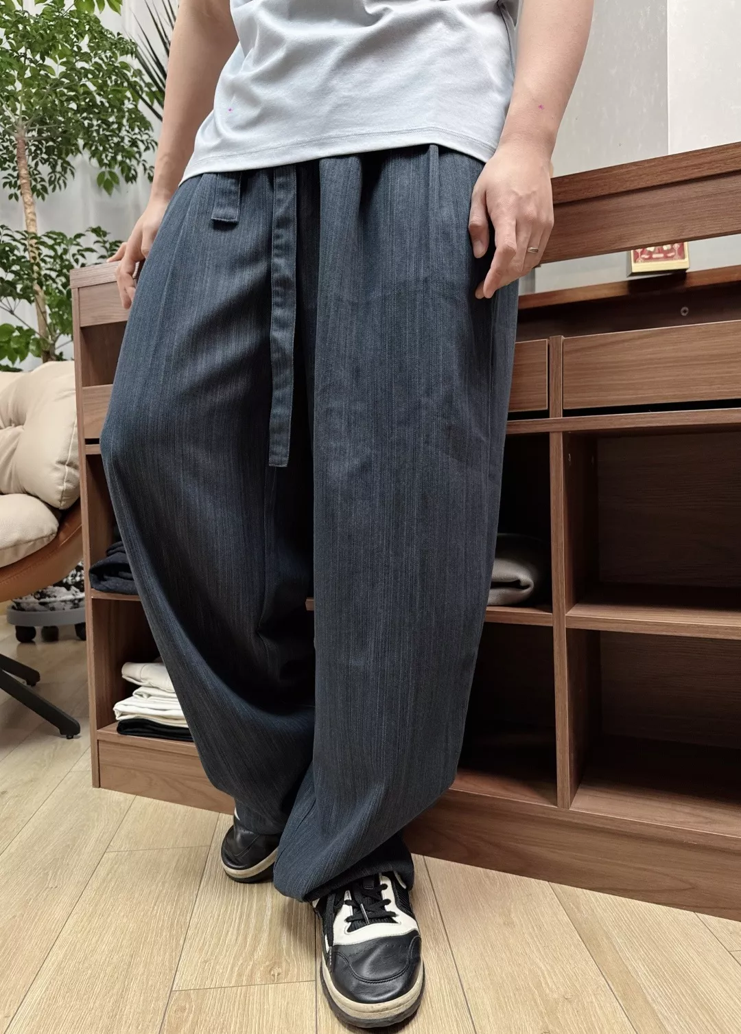 발렌티노 드로스트링 와이드 캐주얼 팬츠 상세 이미지 26