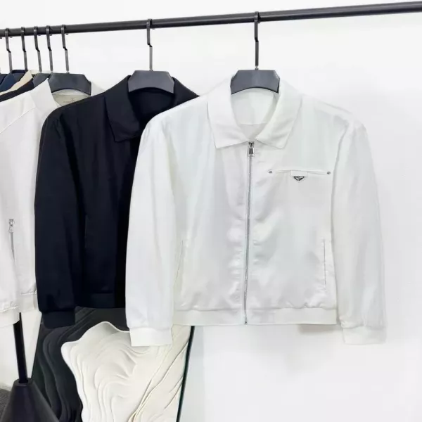 프라다 삼각 로고 포켓 집업 재킷