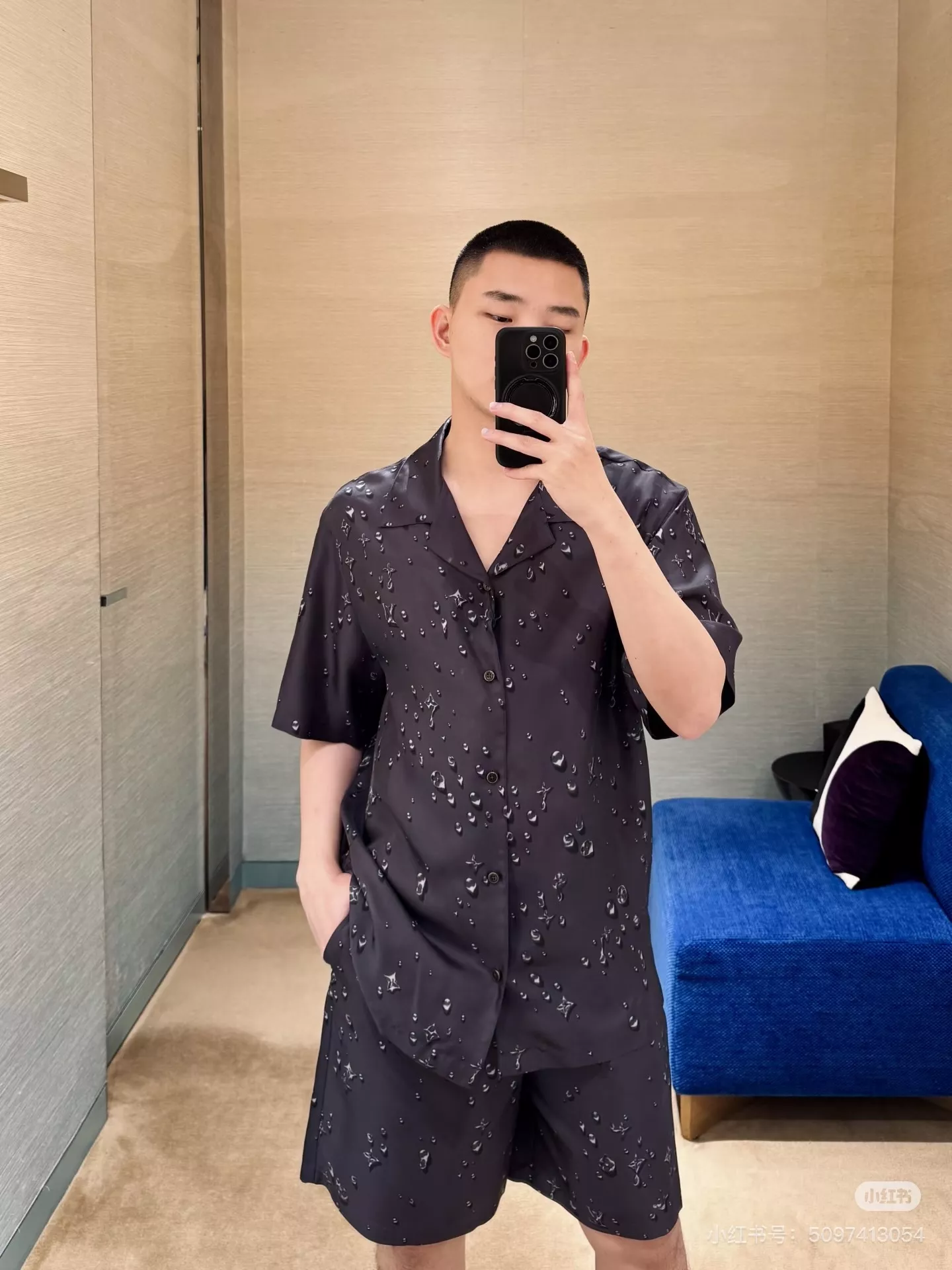 루이비통 워터드롭 프린트 실크 반소매 셔츠 쇼츠 세트 상세 이미지 56