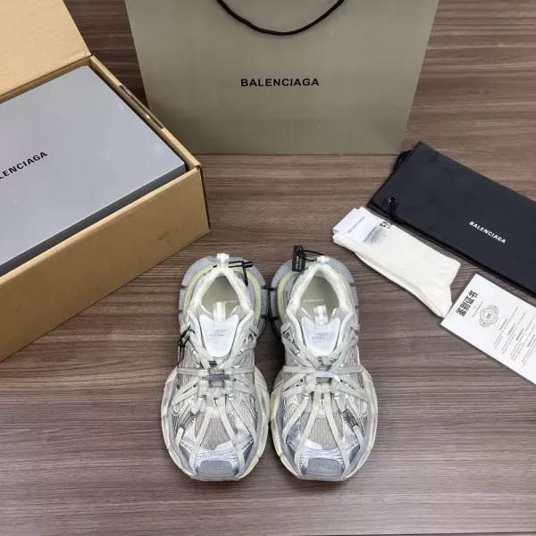 발렌시아가 3XL 빈티지 무드 레이스업 스니커즈