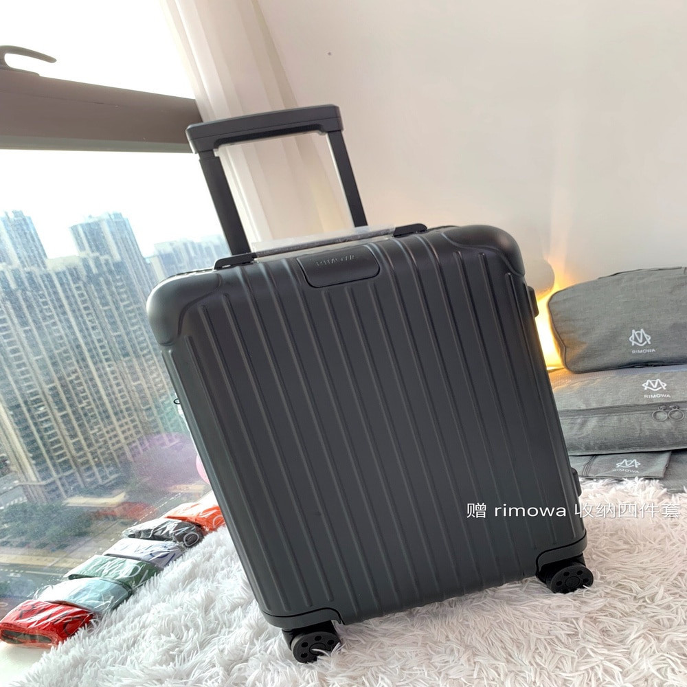 리모와 에센셜 초경량 PC 지퍼 캐리어