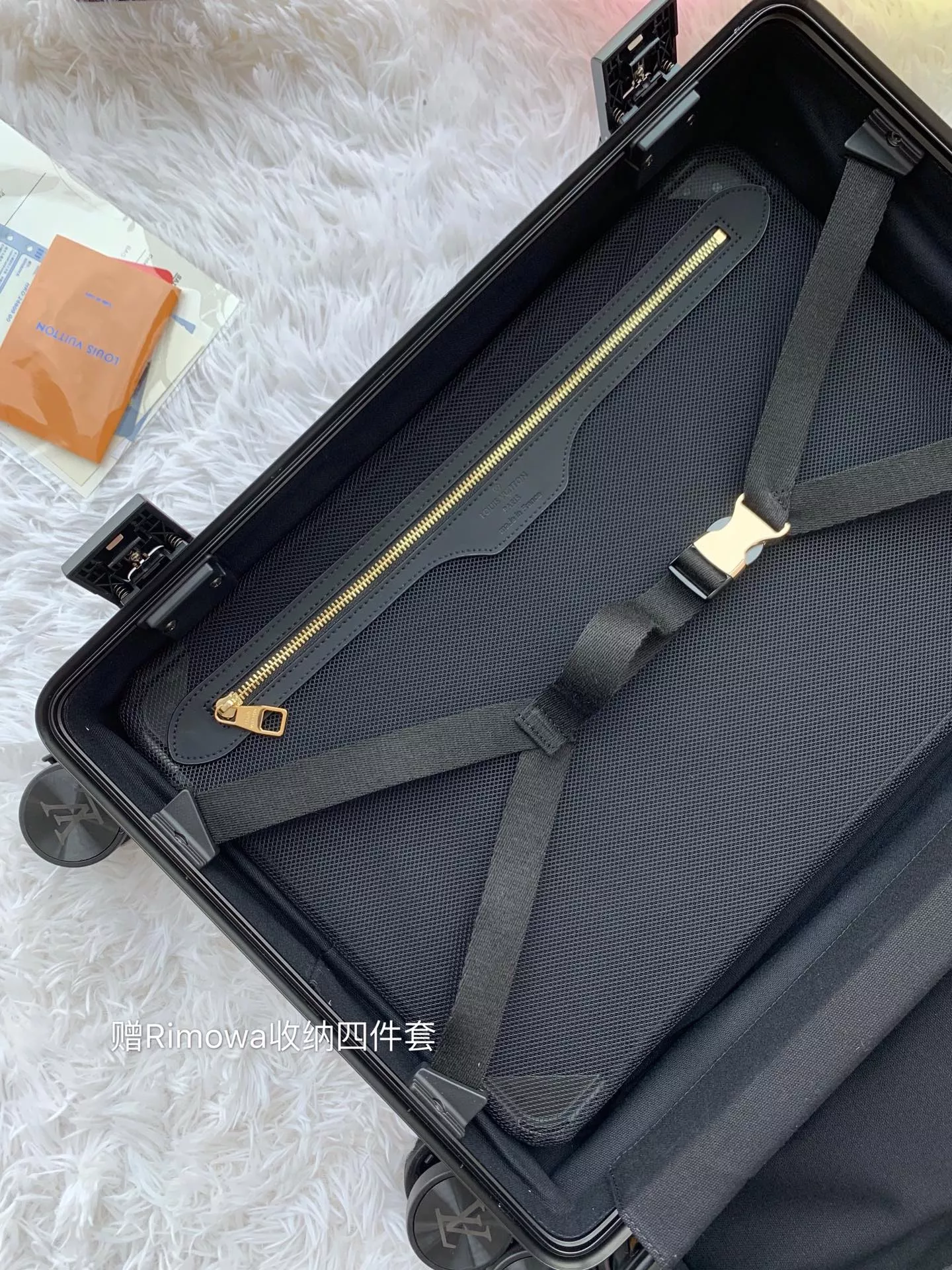 루이비통 모노그램 알루미늄 프레임 캐리어 상세 이미지 9