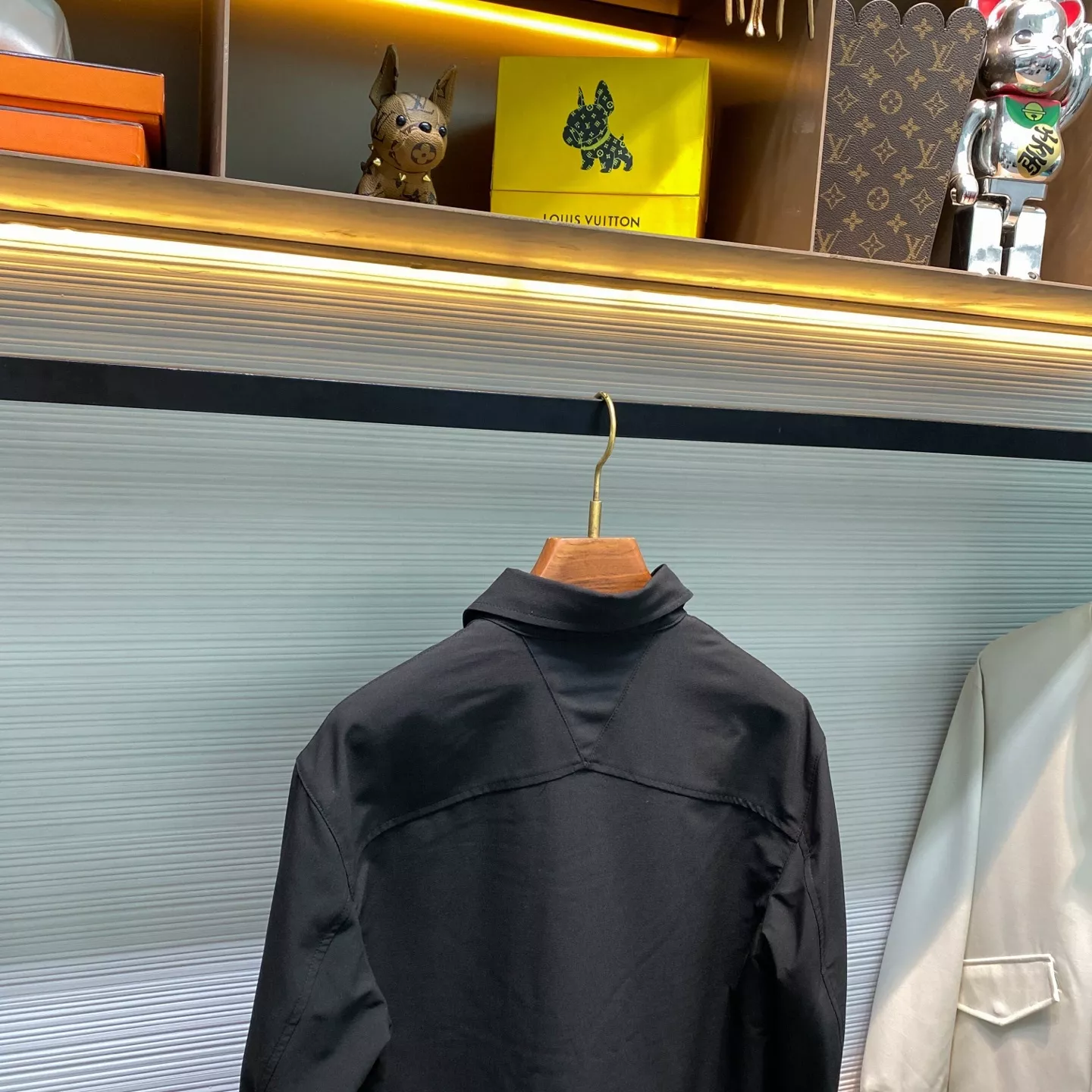 보테가베네타 삼각 포켓 블랙 셔츠형 재킷 상세 이미지 7
